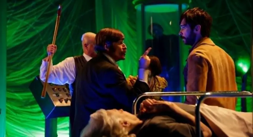 Crispen Glover menaces vet in lab in A Blind Bargain