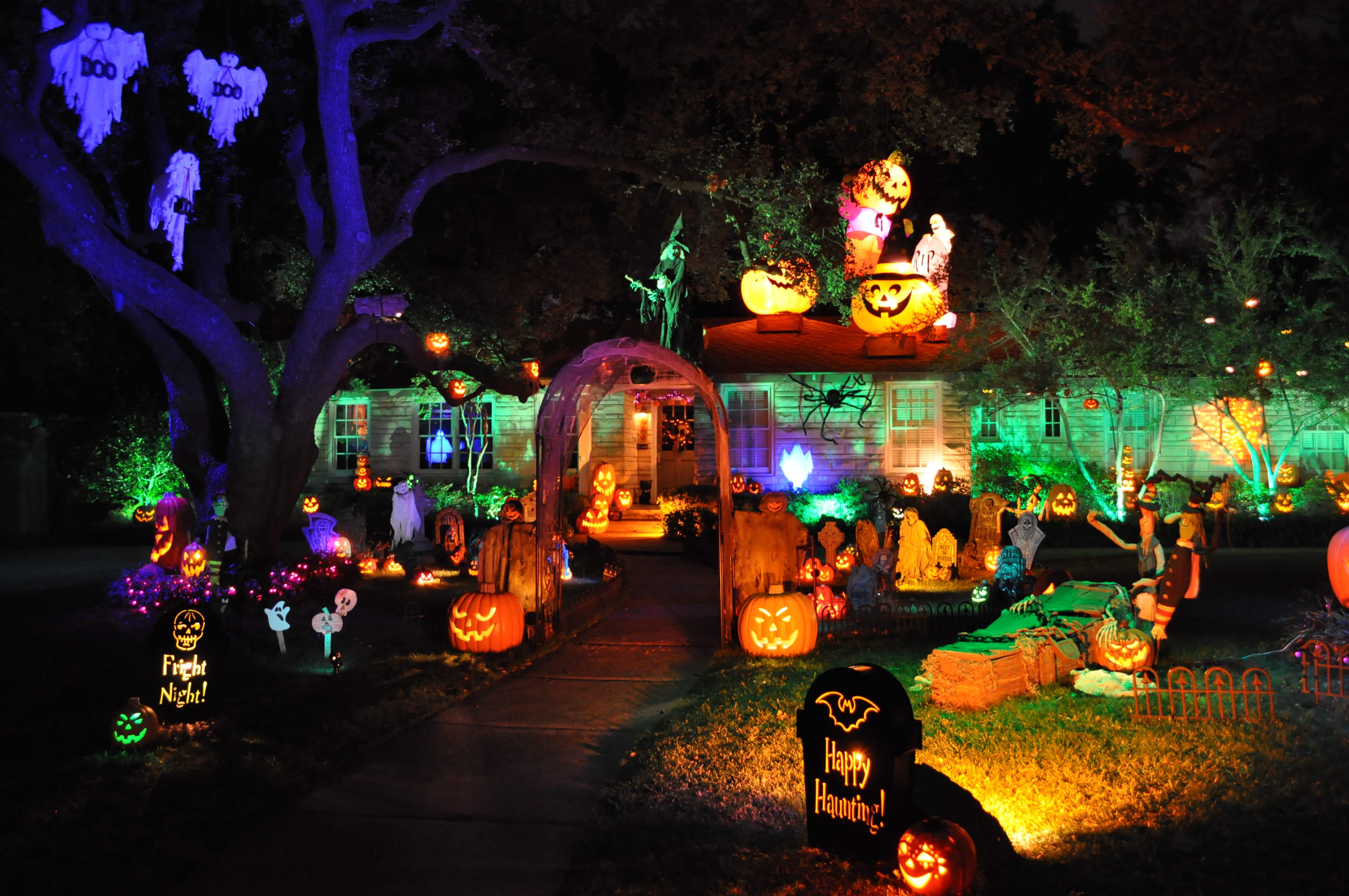 amazing halloween horror houses